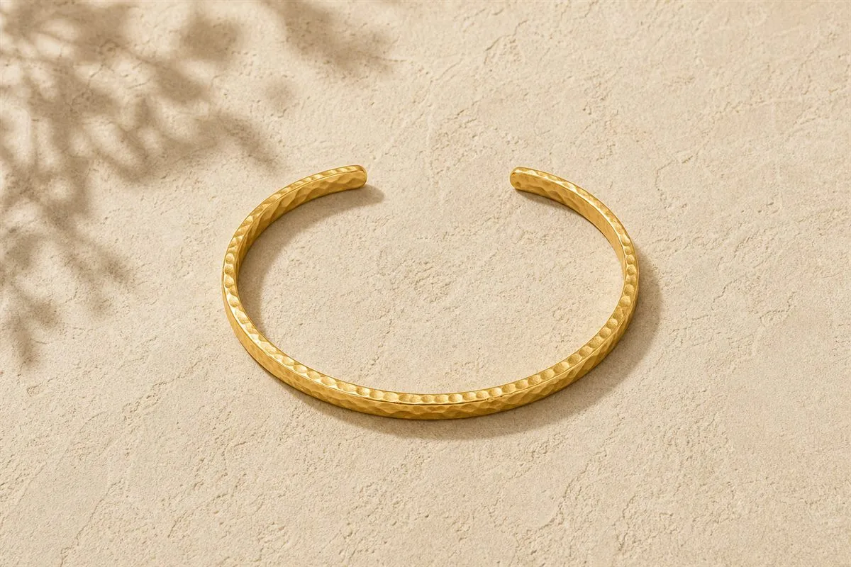 Edition Bracelet Jonc Martelé Doré Signature